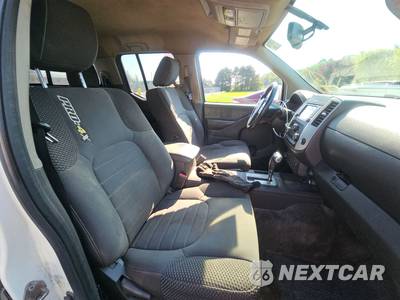 2018 Nissan Frontier PRO-4X Crew Cab Medium Bed - zdjęcie 8 z 38 - miniatura
