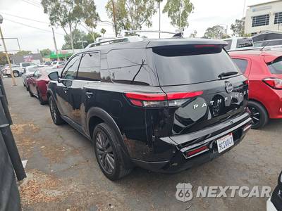 2022 Nissan Pathfinder SL - zdjęcie 6 z 27 - miniatura