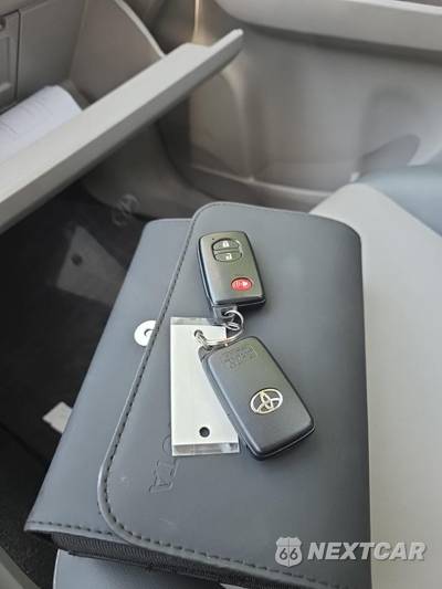 2015 Toyota Prius v Four - zdjęcie 21 z 22 - miniatura