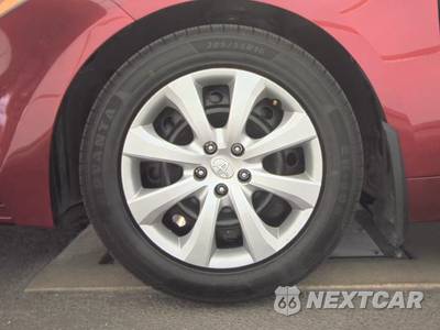 2025 Toyota Corolla LE Sedan - zdjęcie 9 z 37 - miniatura
