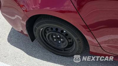 2025 Toyota Corolla LE Sedan - zdjęcie 36 z 37 - miniatura