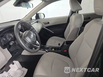 2024 Toyota Corolla Cross LE - zdjęcie 7 z 17 - miniatura