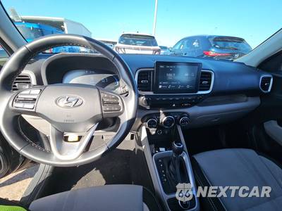 2025 Hyundai Venue SEL - zdjęcie 11 z 19 - miniatura