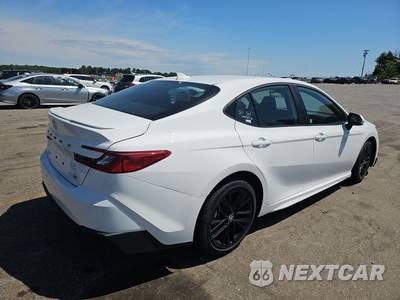 2025 Toyota Camry SE - zdjęcie 4 z 18 - miniatura