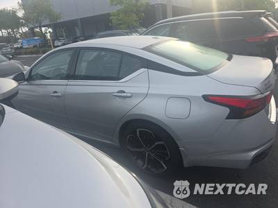 2023 Nissan Altima SR - zdjęcie 8 z 26 - miniatura