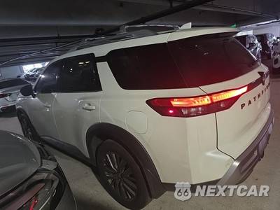 2023 Nissan Pathfinder SL - zdjęcie 8 z 23 - miniatura