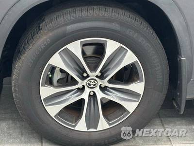 2023 Toyota Highlander Hybrid XLE - zdjęcie 6 z 13 - miniatura