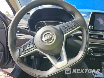 2025 Nissan Altima SV - zdjęcie 10 z 19 - miniatura
