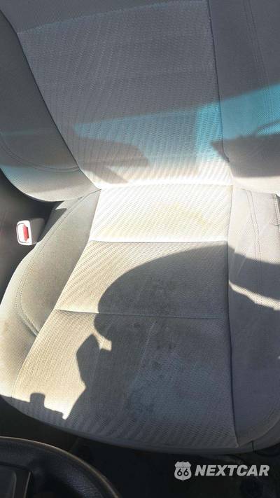 2016 Toyota Camry LE - zdjęcie 30 z 42 - miniatura