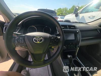 2016 Toyota Camry LE - zdjęcie 11 z 42 - miniatura