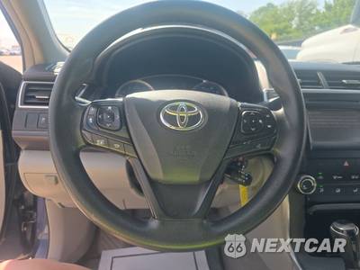 2016 Toyota Camry LE - zdjęcie 10 z 42 - miniatura