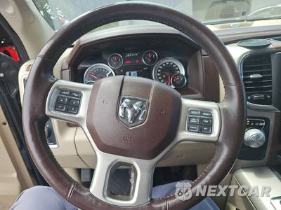 2016 Ram 1500 Laramie Crew Cab Short Bed - zdjęcie 10 z 28 - miniatura
