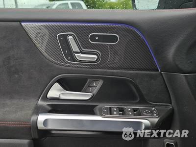 2023 Mercedes-Benz AMG GLB 35 4MATIC - zdjęcie 31 z 35 - miniatura