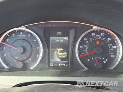 2017 Toyota Camry SE - zdjęcie 12 z 25 - miniatura