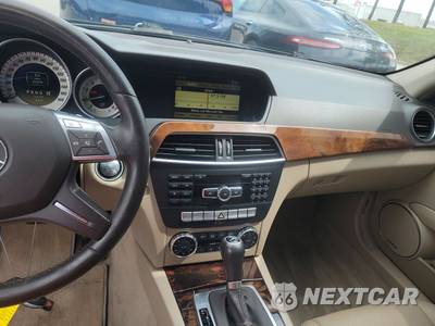 2012 Mercedes-Benz C 250 Sedan - zdjęcie 11 z 19 - miniatura
