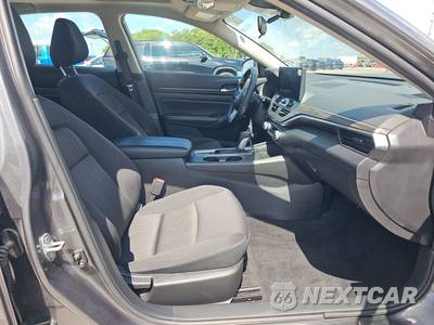 2025 Nissan Altima SV - zdjęcie 8 z 20 - miniatura
