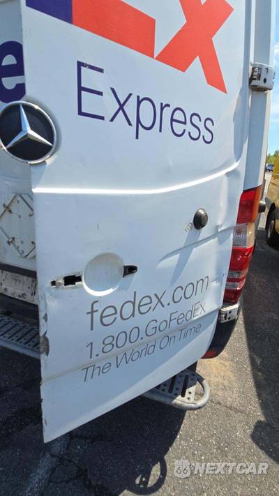 2011 Mercedes-Benz Sprinter 2500 Cargo Van High Roof 170.3" WB - zdjęcie 27 z 36 - miniatura