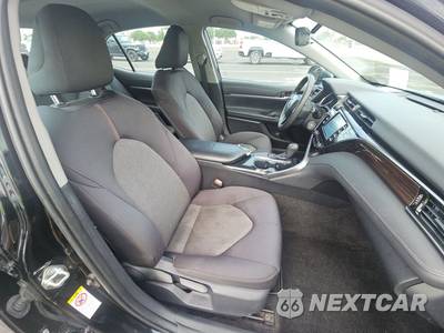 2019 Toyota Camry LE - zdjęcie 8 z 31 - miniatura