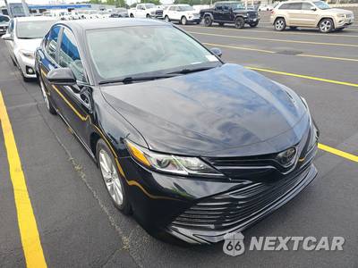 2019 Toyota Camry LE - zdjęcie 3 z 31 - miniatura