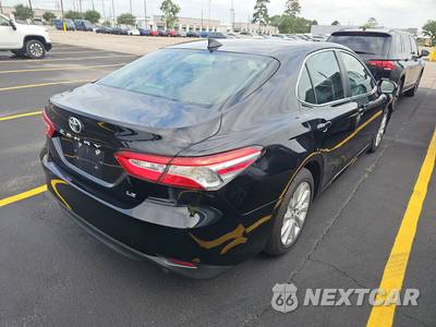 2019 Toyota Camry LE - zdjęcie 4 z 31 - miniatura
