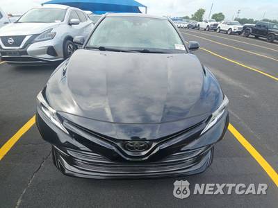 2019 Toyota Camry LE - zdjęcie 2 z 31 - miniatura
