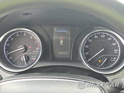2018 Toyota Camry LE - zdjęcie 12 z 18 - miniatura