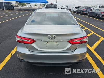 2018 Toyota Camry LE - zdjęcie 5 z 18 - miniatura