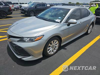 2018 Toyota Camry LE - zdjęcie 1 z 18 - miniatura