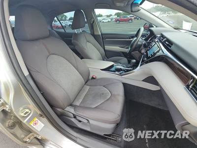 2018 Toyota Camry LE - zdjęcie 8 z 18 - miniatura