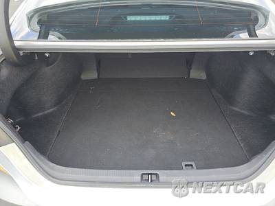 2018 Toyota Camry LE - zdjęcie 16 z 18 - miniatura