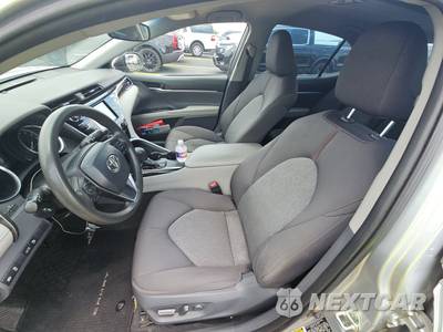 2018 Toyota Camry LE - zdjęcie 7 z 18 - miniatura