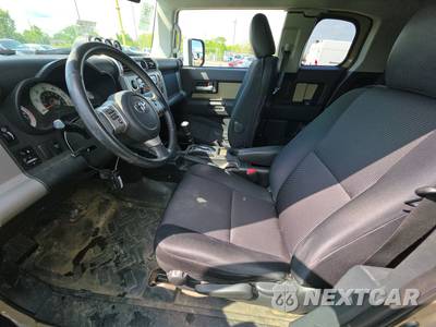 2011 Toyota FJ Cruiser w/Rear Doors - zdjęcie 7 z 39 - miniatura