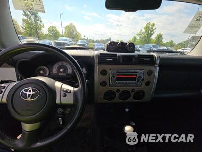2011 Toyota FJ Cruiser w/Rear Doors - zdjęcie 11 z 39 - miniatura