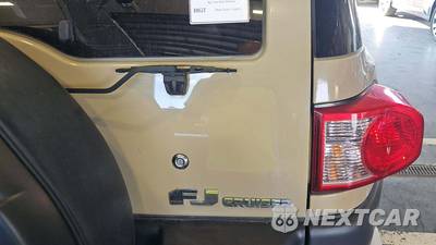 2011 Toyota FJ Cruiser w/Rear Doors - zdjęcie 22 z 39 - miniatura