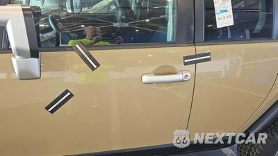 2011 Toyota FJ Cruiser w/Rear Doors - zdjęcie 36 z 39 - miniatura