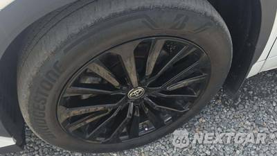 2023 Toyota Highlander XSE - zdjęcie 32 z 34 - miniatura