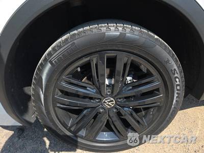 2022 Volkswagen Tiguan SE R-Line Black - zdjęcie 10 z 21 - miniatura