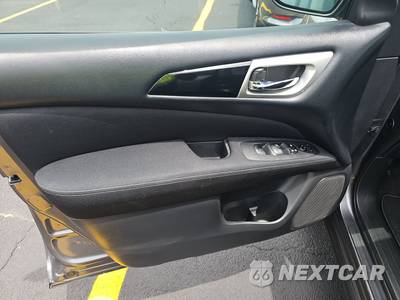 2017 Nissan Pathfinder SV - zdjęcie 9 z 30 - miniatura