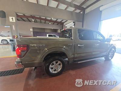 2025 Ford F-150 XLT Crew Cab Short Bed - zdjęcie 4 z 17 - miniatura