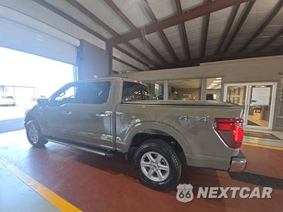 2025 Ford F-150 XLT Crew Cab Short Bed - zdjęcie 6 z 17 - miniatura