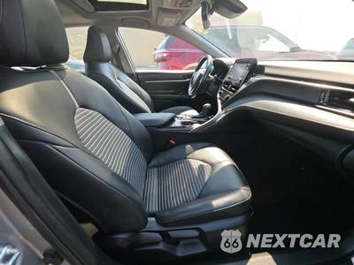 2023 Toyota Camry SE - zdjęcie 8 z 36 - miniatura