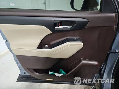 2021 Toyota Highlander XLE - zdjęcie 9 z 26 - miniatura