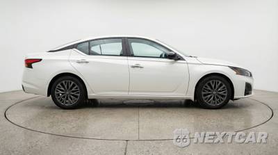 2025 Nissan Altima SV - zdjęcie 8 z 12 - miniatura