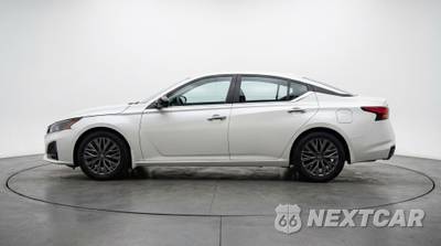 2025 Nissan Altima SV - zdjęcie 4 z 12 - miniatura