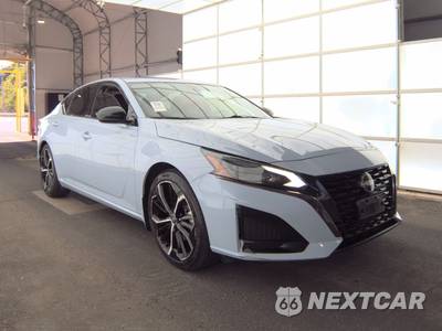 2023 Nissan Altima SR - zdjęcie 4 z 31 - miniatura