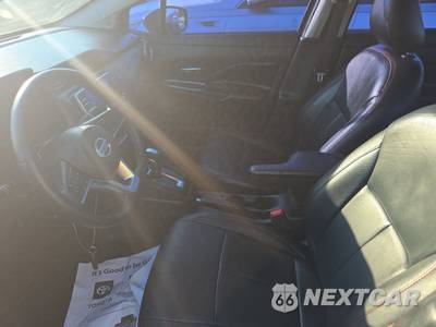 2020 Nissan Versa SR - zdjęcie 7 z 48 - miniatura