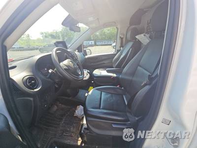 2018 Mercedes-Benz Metris Cargo Van 126.0" WB - zdjęcie 7 z 28 - miniatura