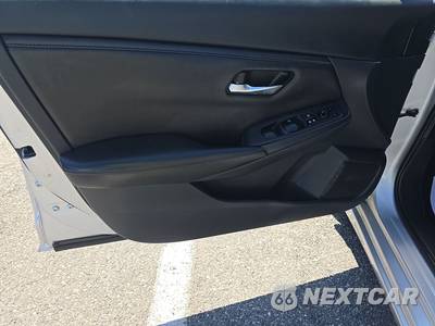2020 Nissan Sentra SV - zdjęcie 9 z 36 - miniatura