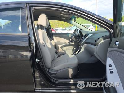 2014 Hyundai Accent GLS Sedan - zdjęcie 8 z 35 - miniatura