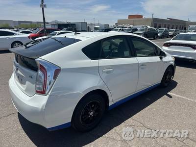 2015 Toyota Prius Three - zdjęcie 3 z 9 - miniatura